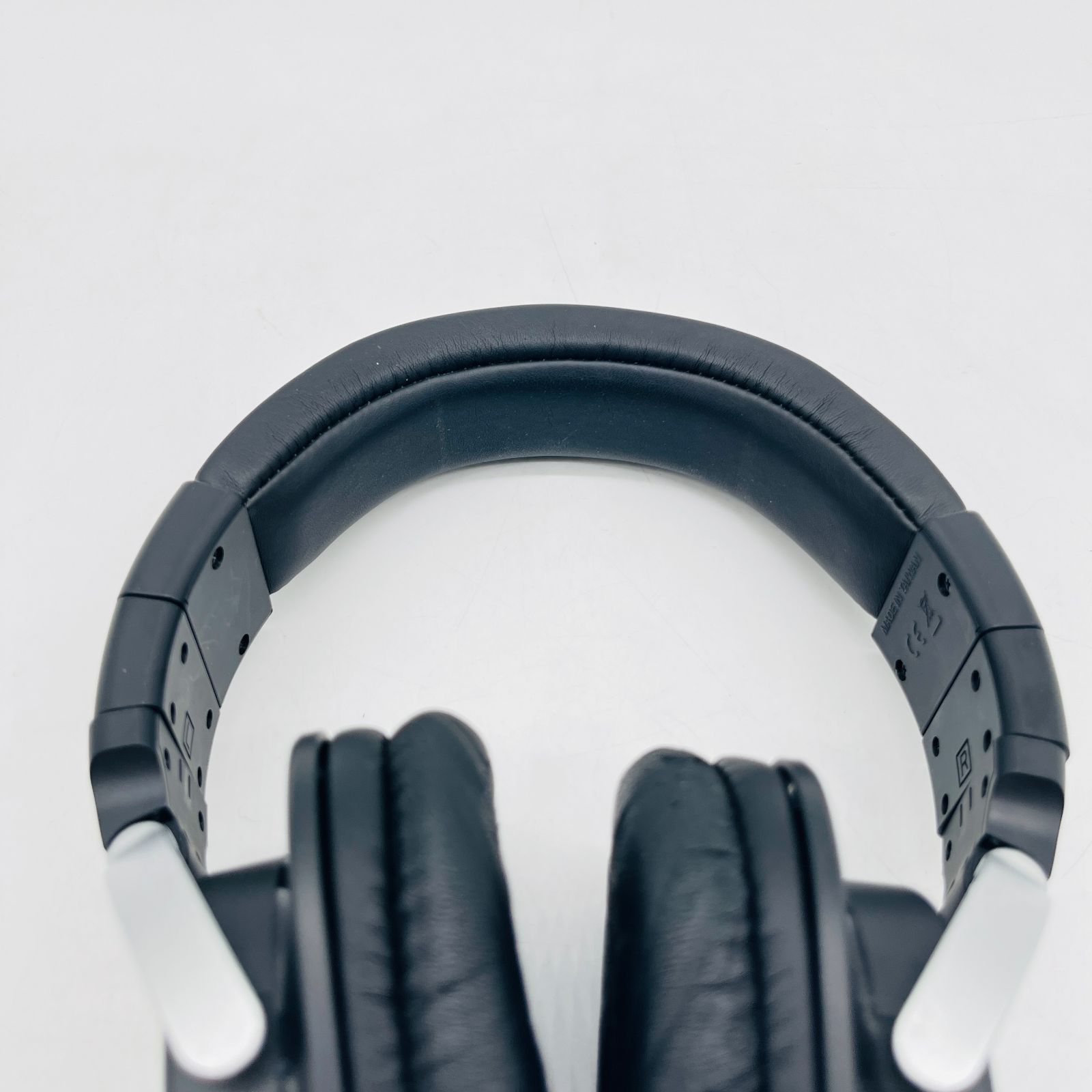 スタジオモニターヘッドホン