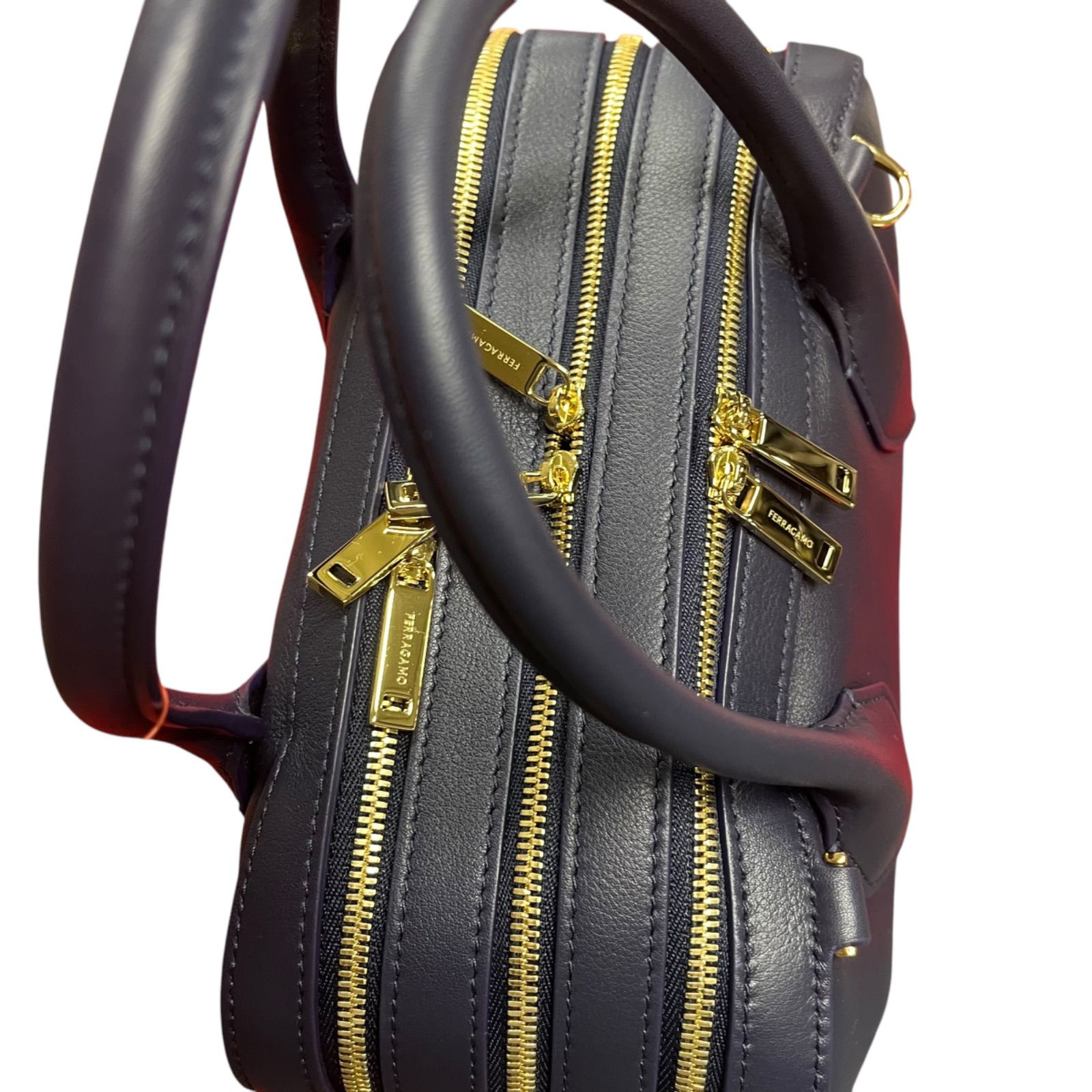○ほぼ未使用 フェラガモ FERRAGAMO トップハンドル ショルダー 