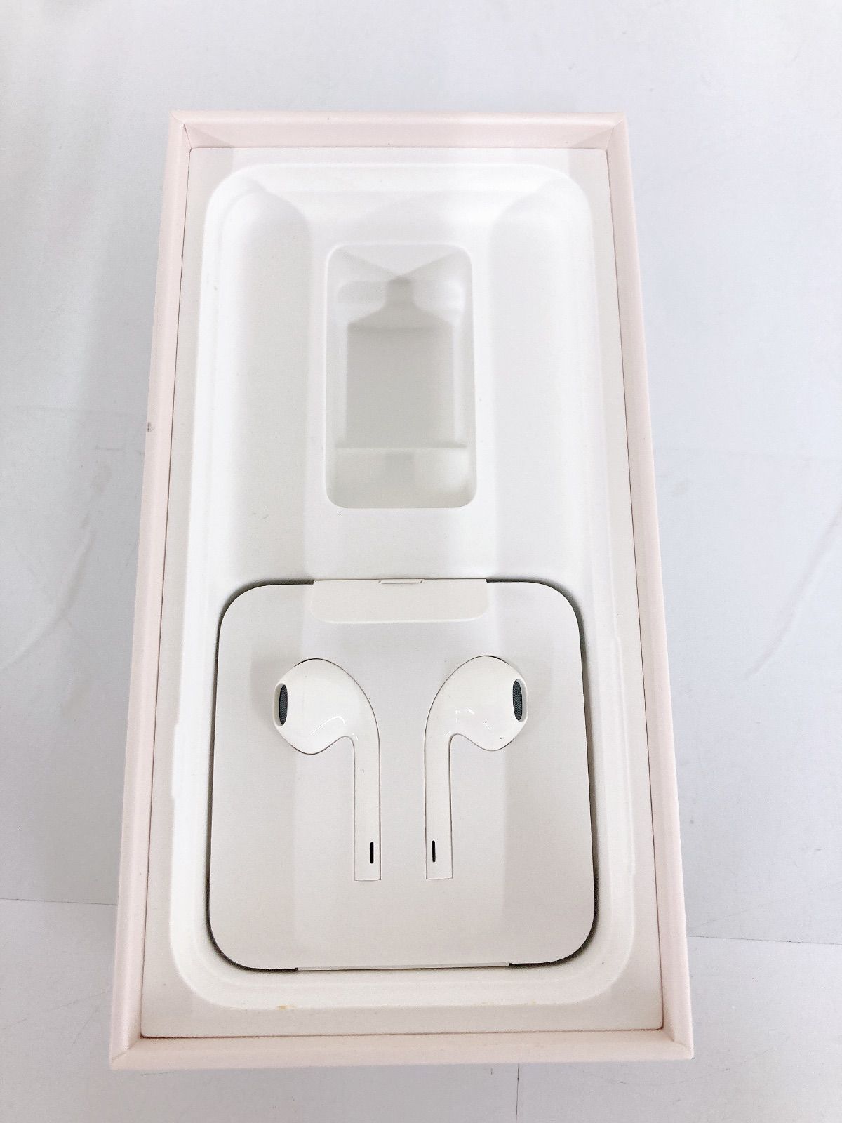 ☆ 【初期化済み】iPhone8 64GB ゴールド A1906 箱付き イヤホン付き 