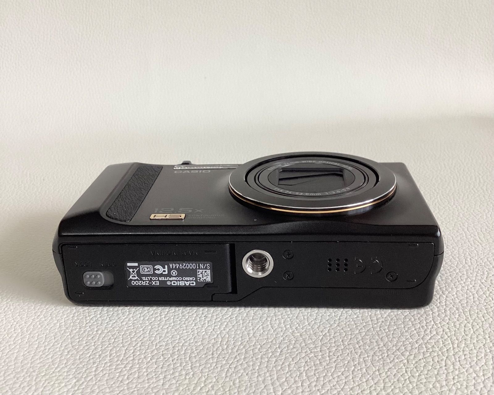 美品】CASIO EXILM EX-ZR200 1610万画素、12.5倍光学ズーム 【公式通販】