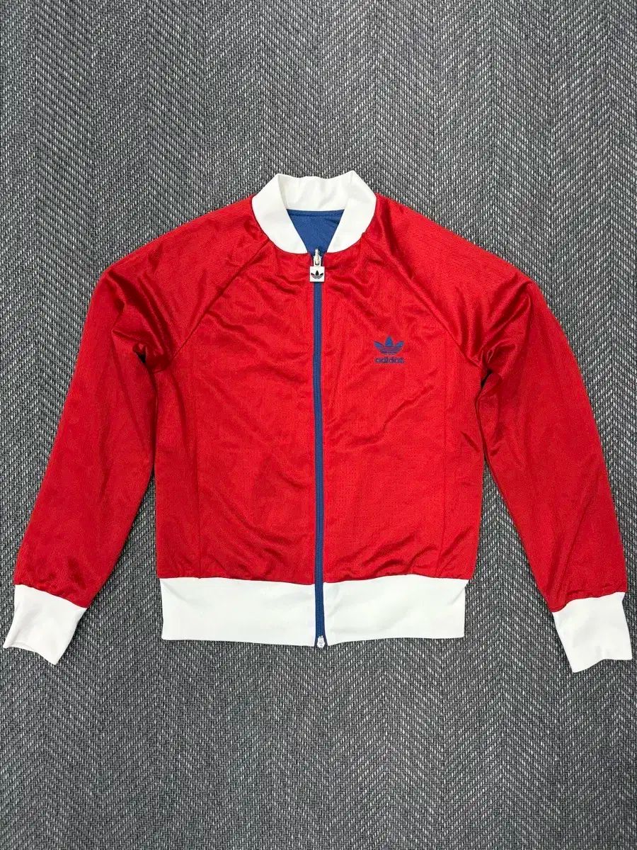 アディダス リバーシブル ジャージ