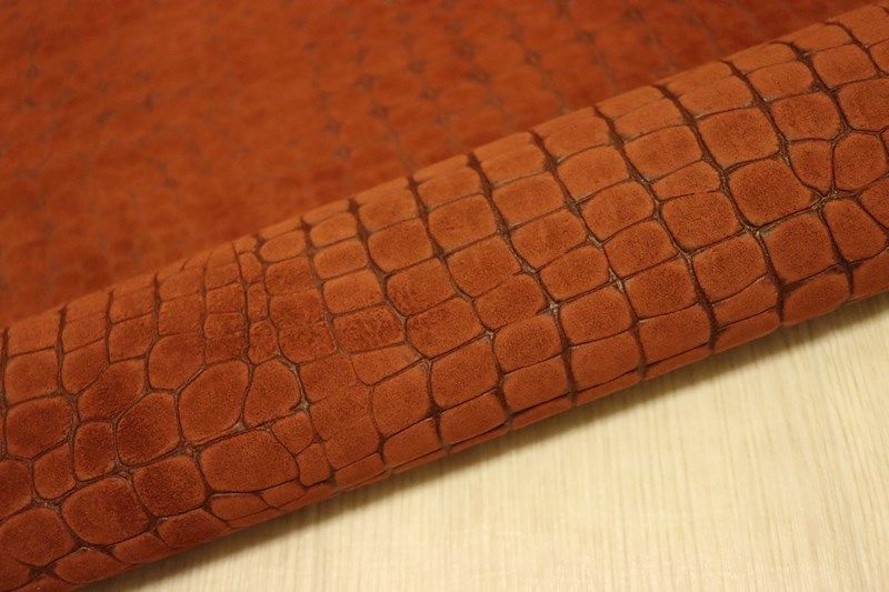 レッドブラウン 90ds クロム革 牛革 イタリア レザー ベロア はぎれ 一枚革 レザークラフト 革 皮 本革 diy 生地 材料