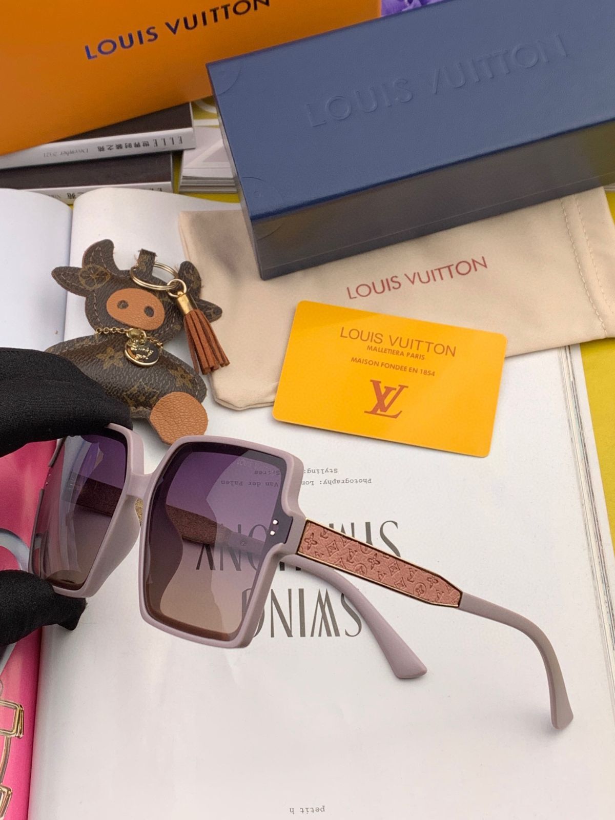 Louis Vuitton ブラウン 四角形 サングラス Louis Vuitton 今日限定特価！】LV 大フレーム サングラス