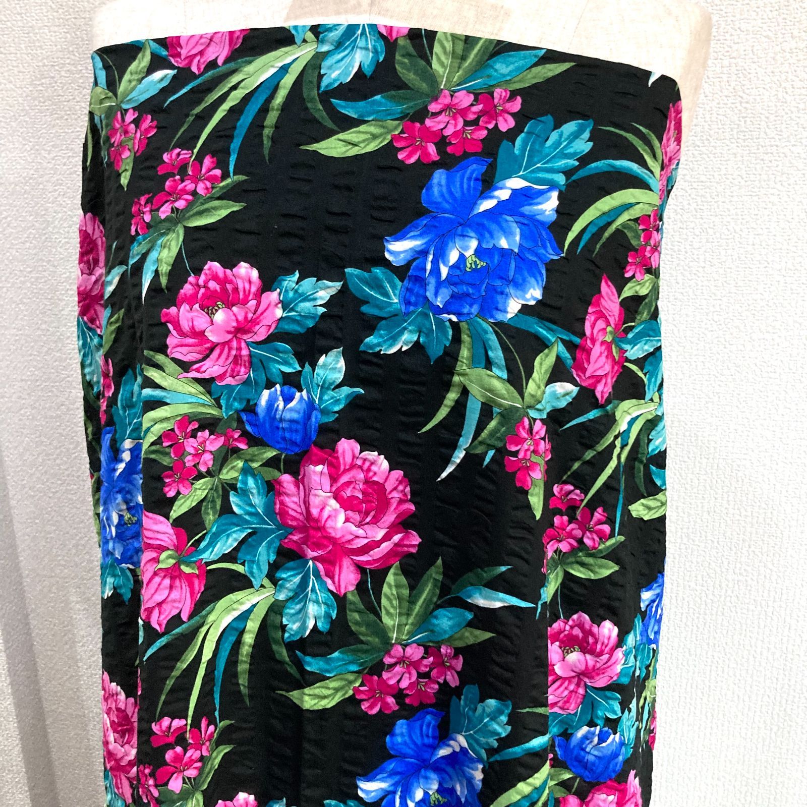 一点のみ【#1678】花柄リップルサッカープリント生地 約110㎝ リップル 花火 全3色 約110ｃｍ幅 10cm単位 切り売り【生地 布地 布  サッカー】 | シーズン生地,リップル | 布の但馬屋（オンラインショップ店）｜和柄｜布｜生地｜