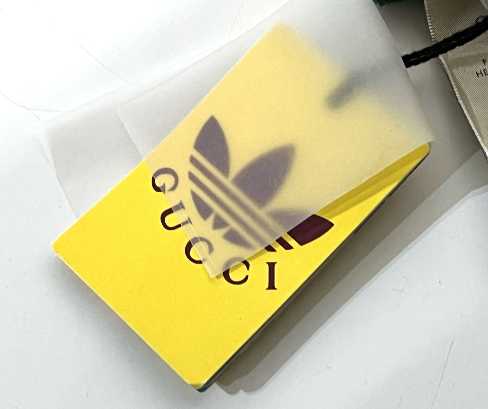 グッチ アディダス