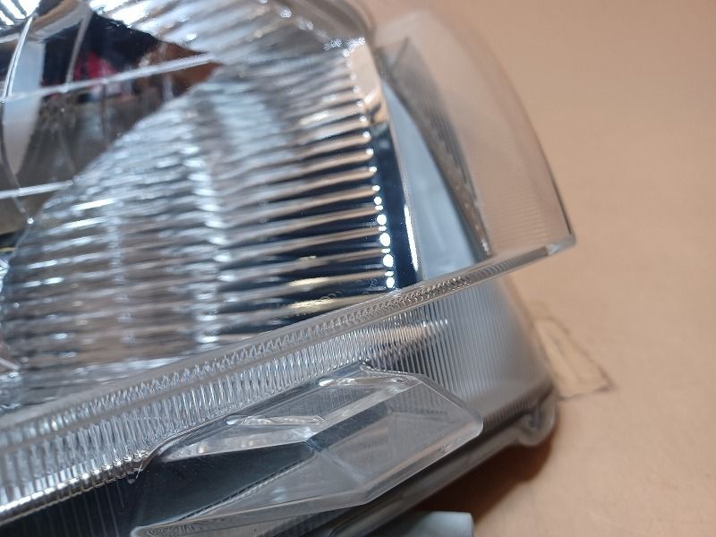 コーティング済 プロボックス NCP165V 右ヘッドランプ ヘッドライト DXコンフォート コイト 52-279 81130-52J50 1E7 FFCRYSTALESIA_COM