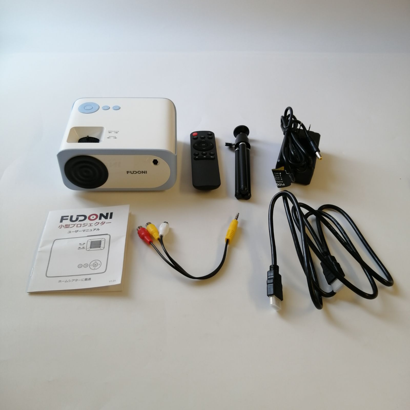 8000ルーメン 小型 ホームプロジェクター スマホ接続 - プロジェクター