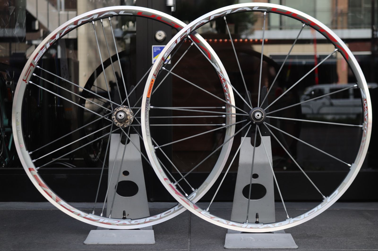 カンパニョーロ Campagnolo シャマル ウルトラ Shamal Ultra 2WAY-FIT チューブレス アルミ クリンチャー  ホイールセット チタングレー シマノ10S 未使用品 【東京南麻布店】 - メルカリ