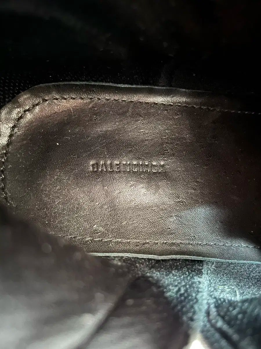 ♠ BALENCIAGA