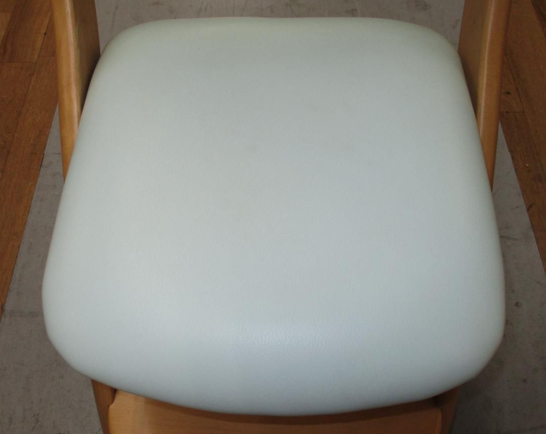R210 KOIZUMI 天然木 油圧昇降、学習用椅子 キャスター付き幅42cm 