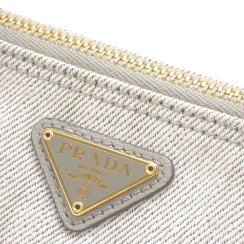 PRADA ホワイトデニムポーチ PRADA ホワイトデニムポーチ