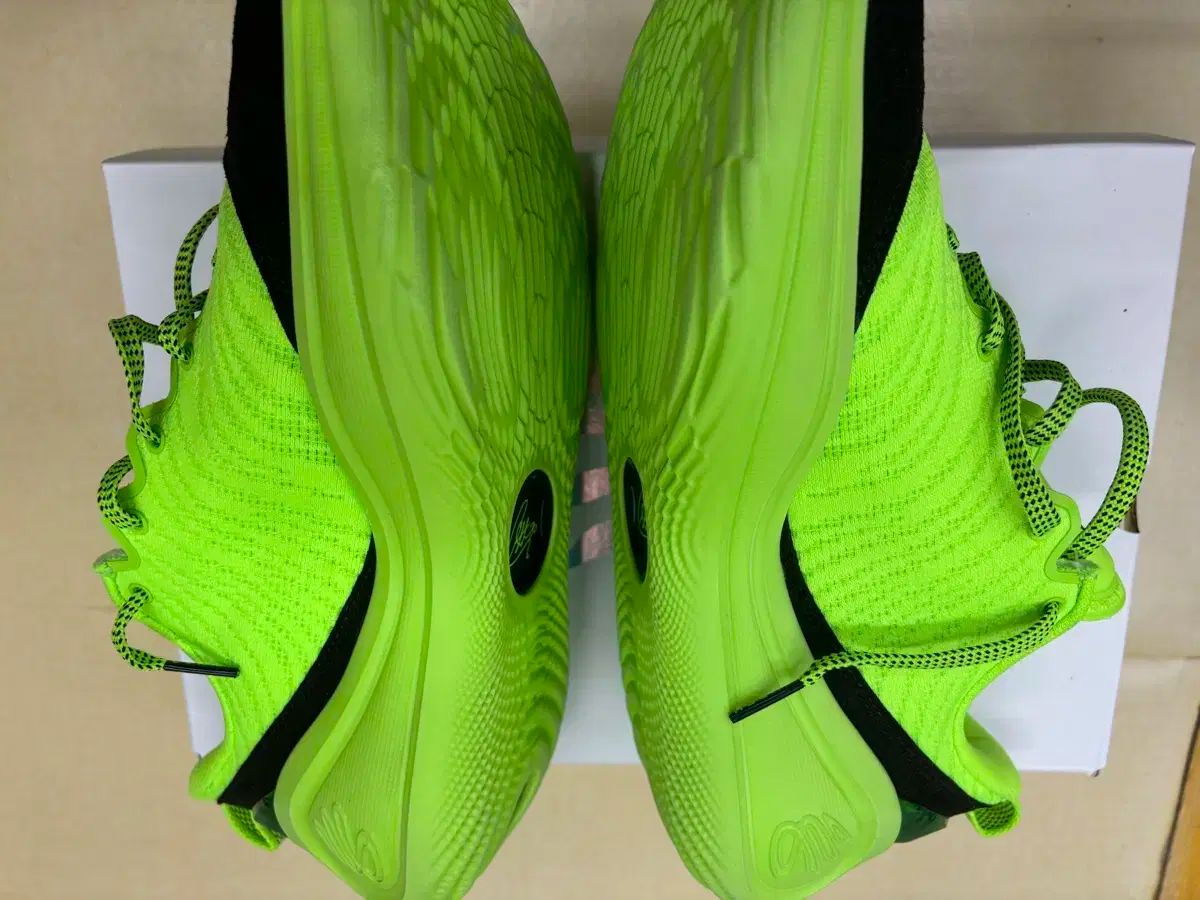 UNDER ARMOUR アンダーアーマー カリー 12 バスケットシューズ 275 WWW_OLIVIERBERNSTEIN_COM