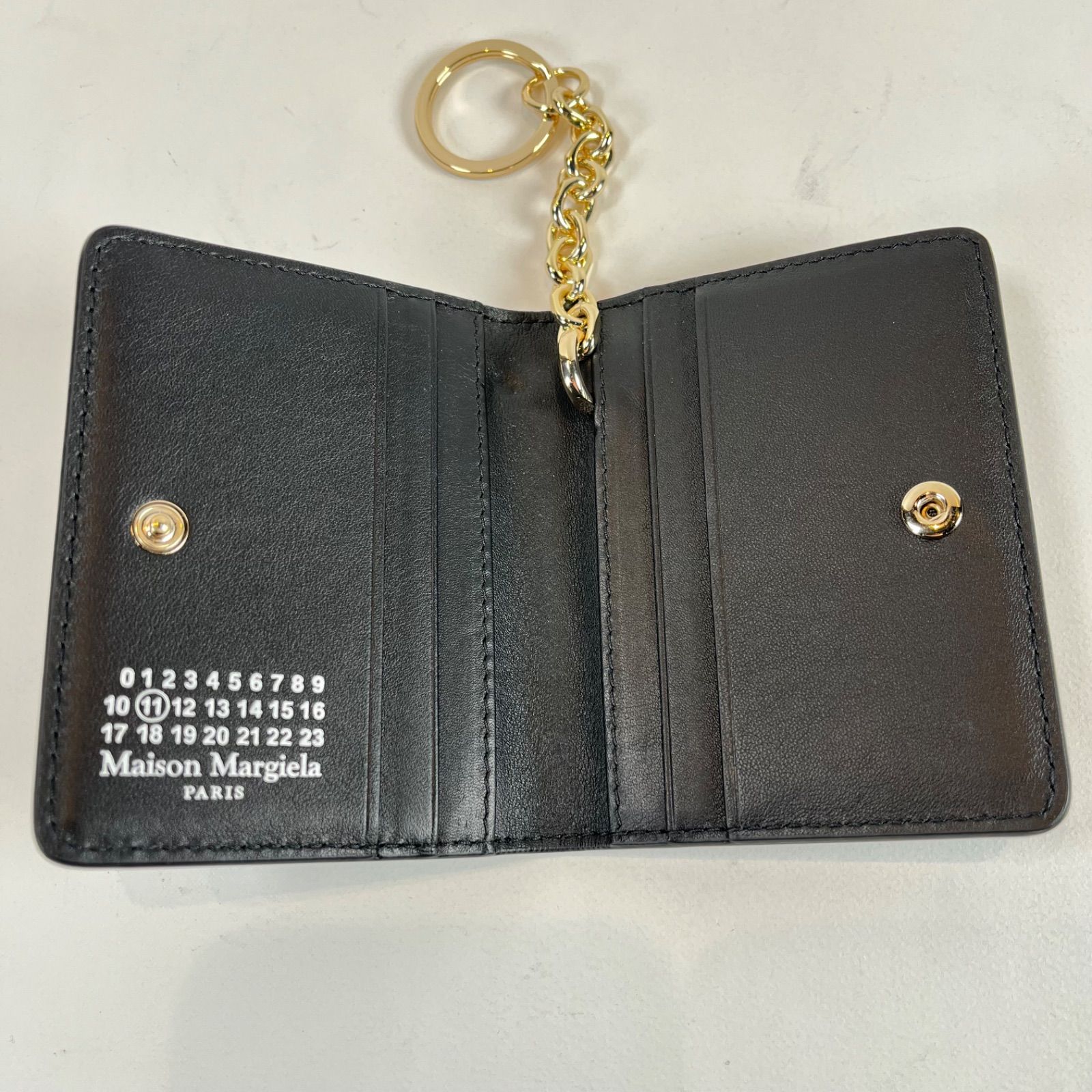 Maison Margiela メゾンマルジェラ S56UI0128 P4303 T8013 二つ折り パスケース カードケース 定期入れ ブラック  レディース メンズ ユニセックス チェーン キーリング - メルカリ