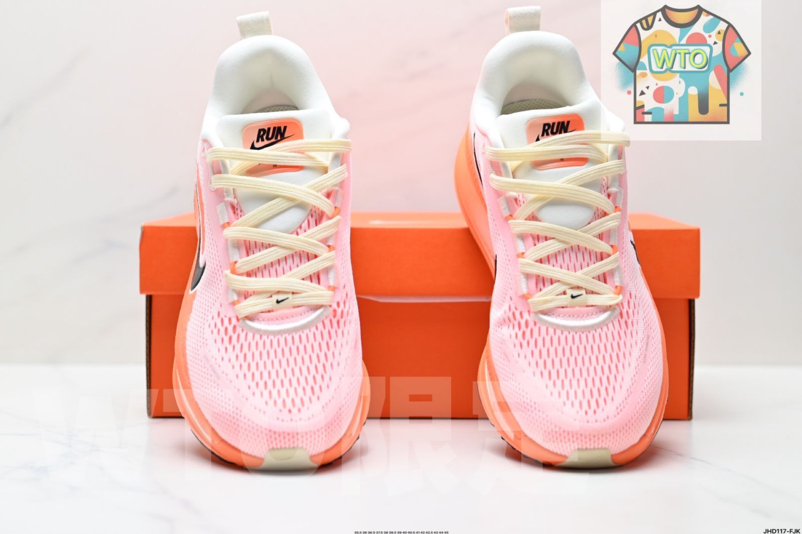 ナイキ製の快適なクッション性と滑り止め性能を備えたロートップランニングシューズです