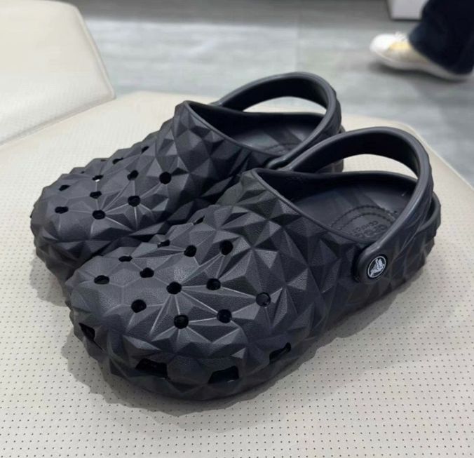 crocs クロックス クラシック ジオメトリック クロッグ サンダル 男女兼用  36~40サイズ  ブラック