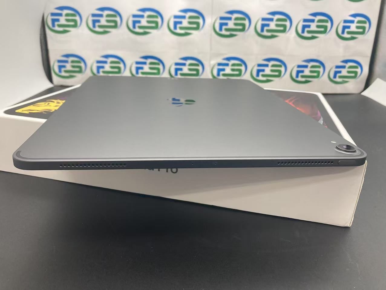 iPadPro第3世代（iPadPro3） 12.9㌅ 64GB スペースグレー 12.9インチiPad Pro Wi-Fi + Cellular 64GB - スペースグレイ（第3世代