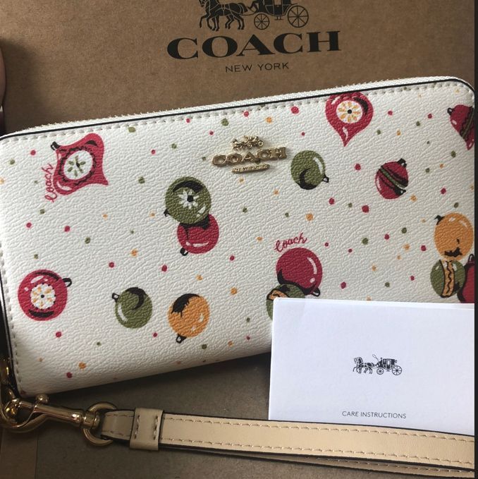 【夏コーデ】⭐COACH オーナメント プリント ジップアラウンド 長財布⭐