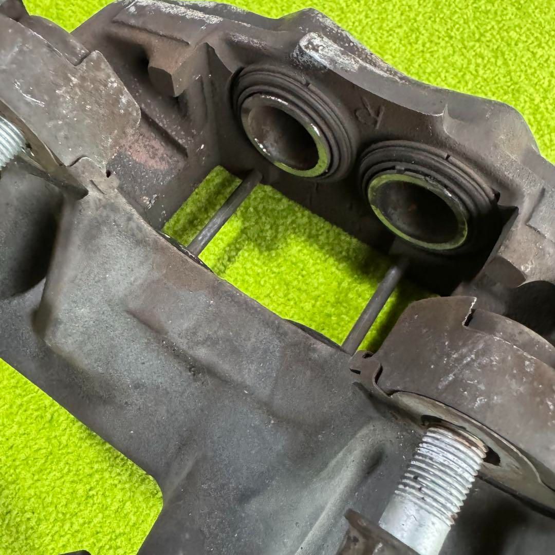 ブレーキキャリパー