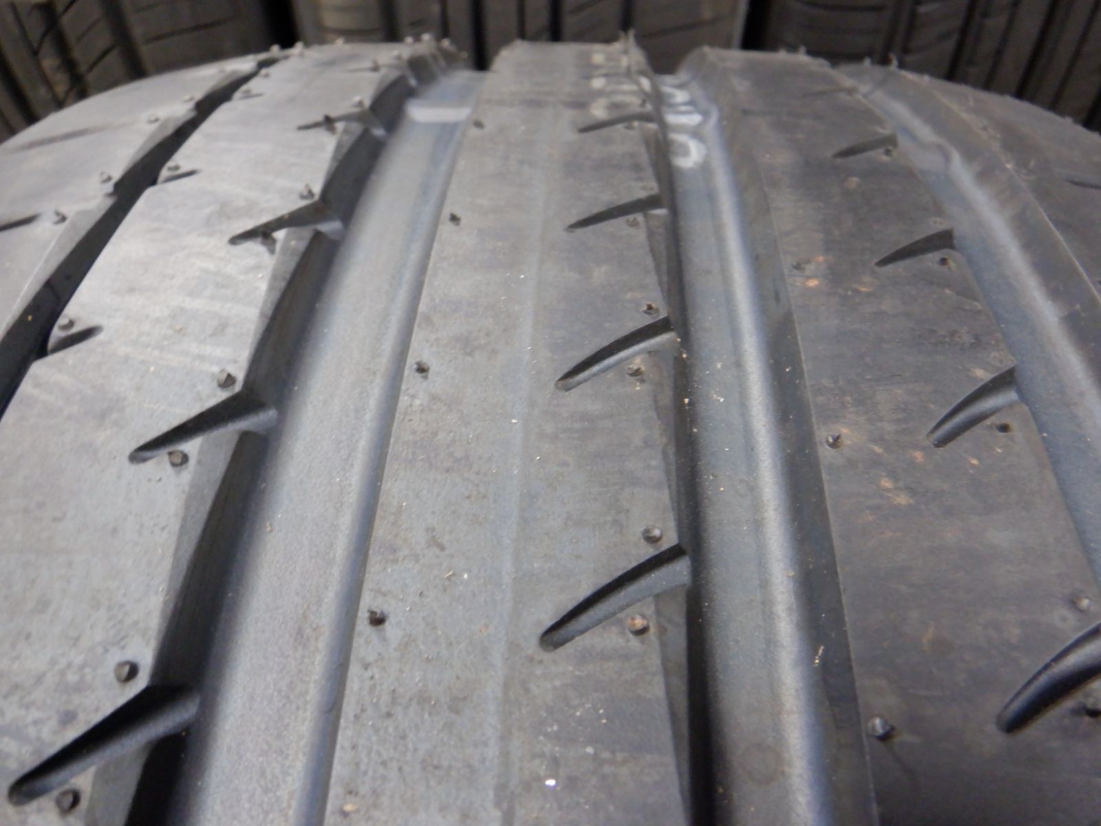 ベンツEクラス ロータスエキシージ