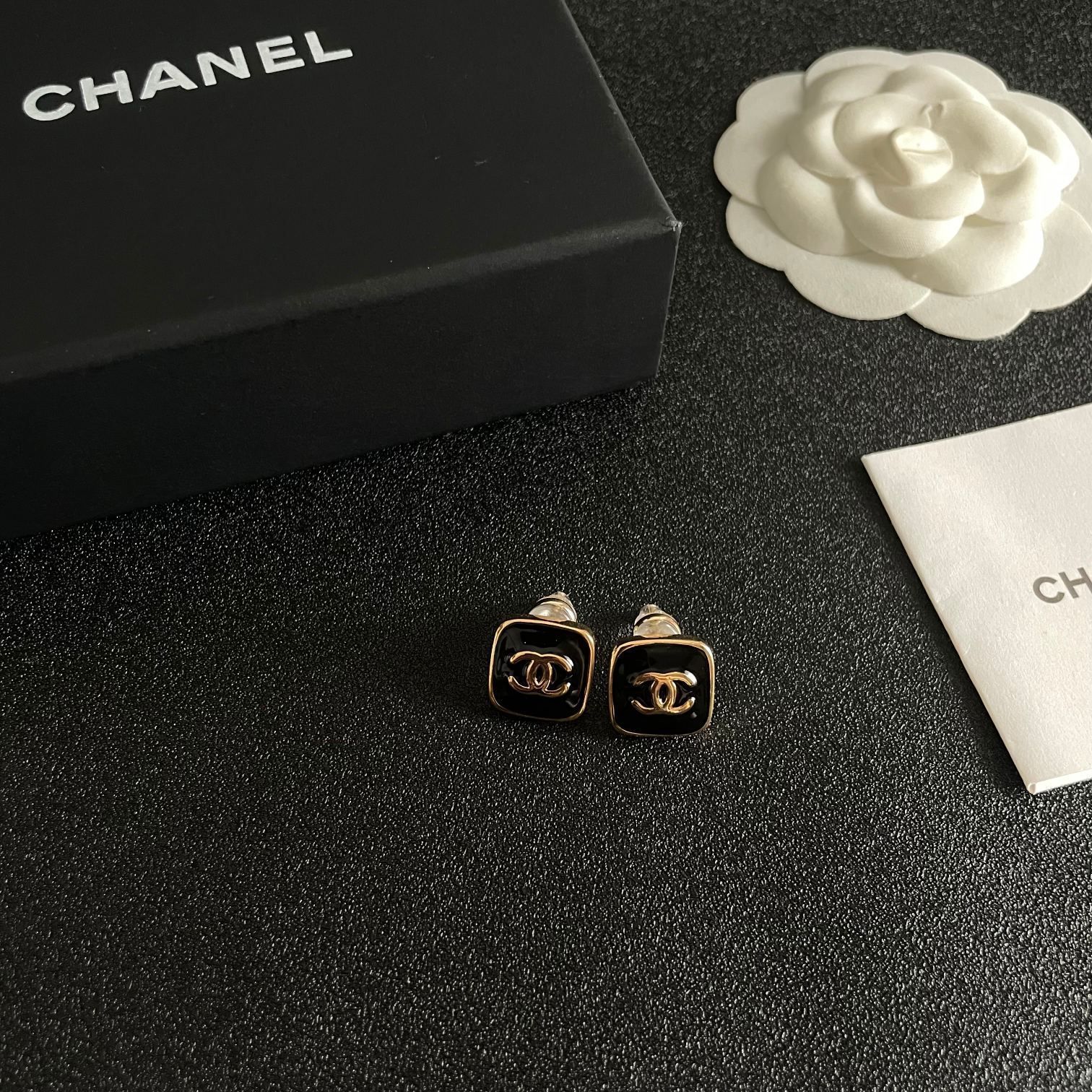 CHANEL ヴィンテージイヤリング 今日特価】CHANEL ヴィンテージ イヤリング - メルカリ