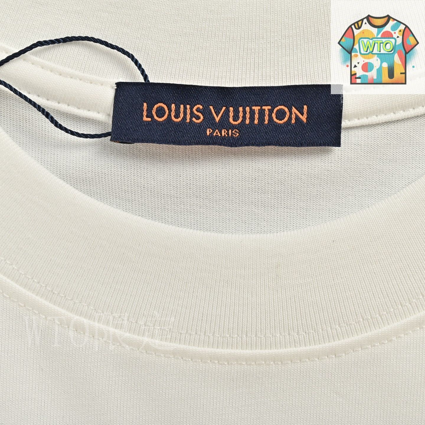 ルイヴィトン　トップス 今日WTO】Louis Vuitton 25ss 立体大ロゴ刺繍 T シャツ-ZX75