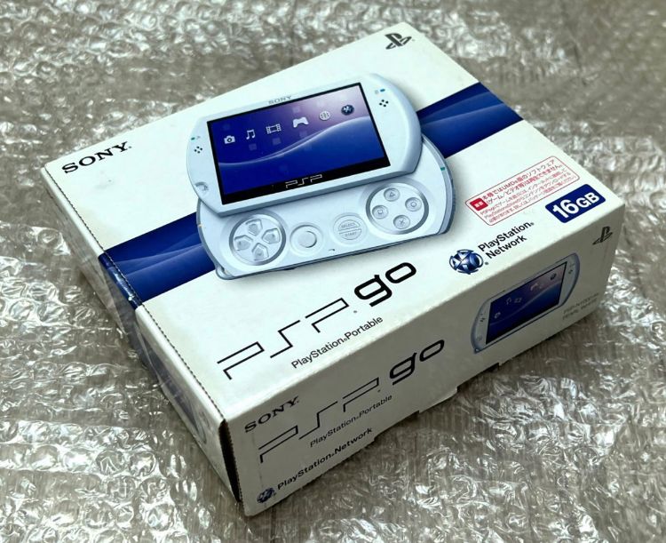 箱付き PSP go「プレイステーション・ポータブル go」 パール