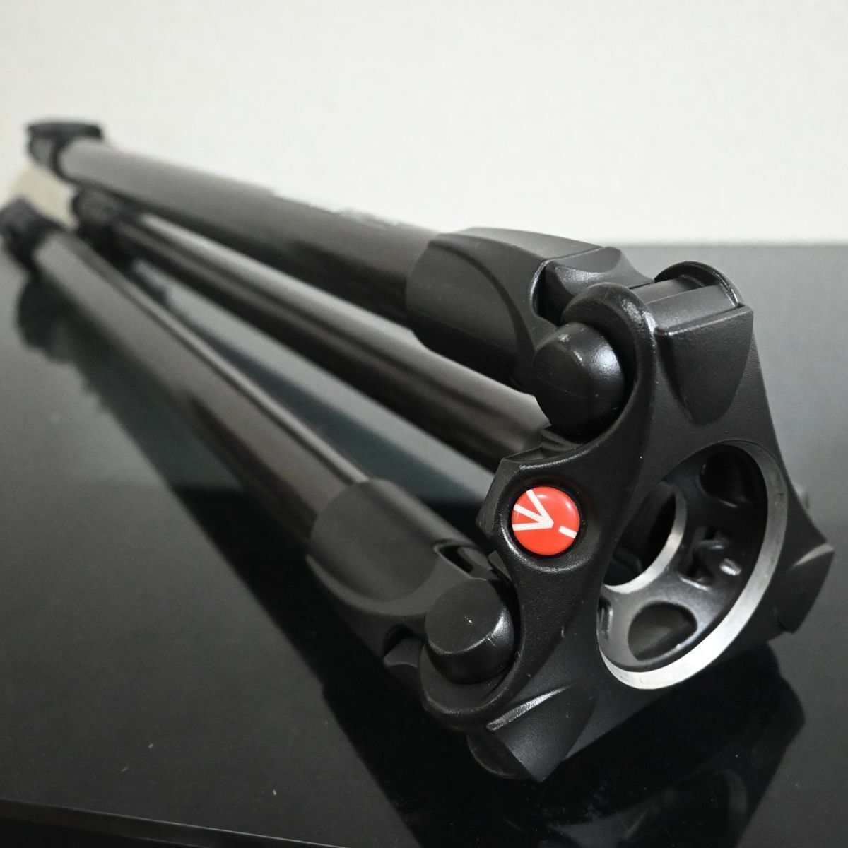 Manfrotto MPROカーボンファイバー 3段ビデオ三脚 535 - メルカリ