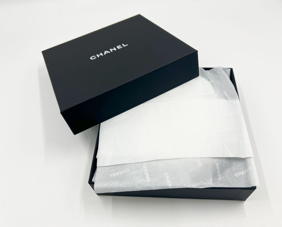 全品無料。 CHANEL シャネル カチューシャ ヘアバンド ヘア レザー ブラック 2025-2026AW AAB405 B21966 94305 超