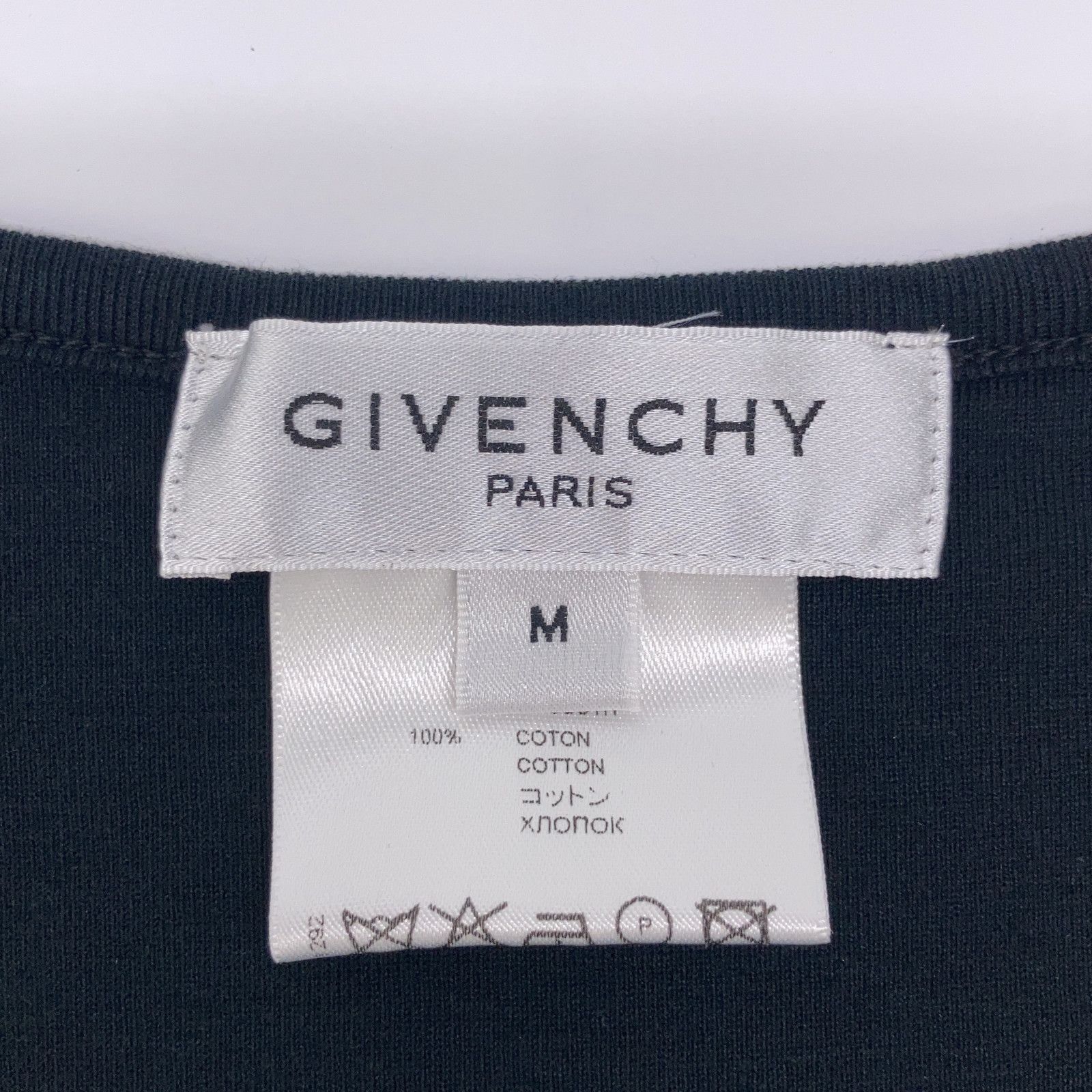 GIVENCHY