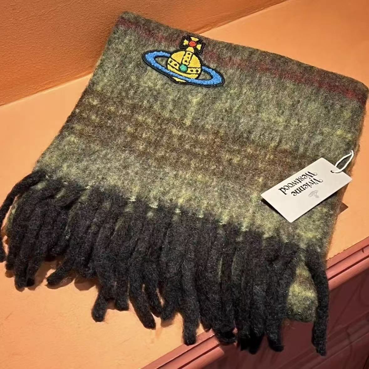 vivienne Westwoodすみいろのマフラー