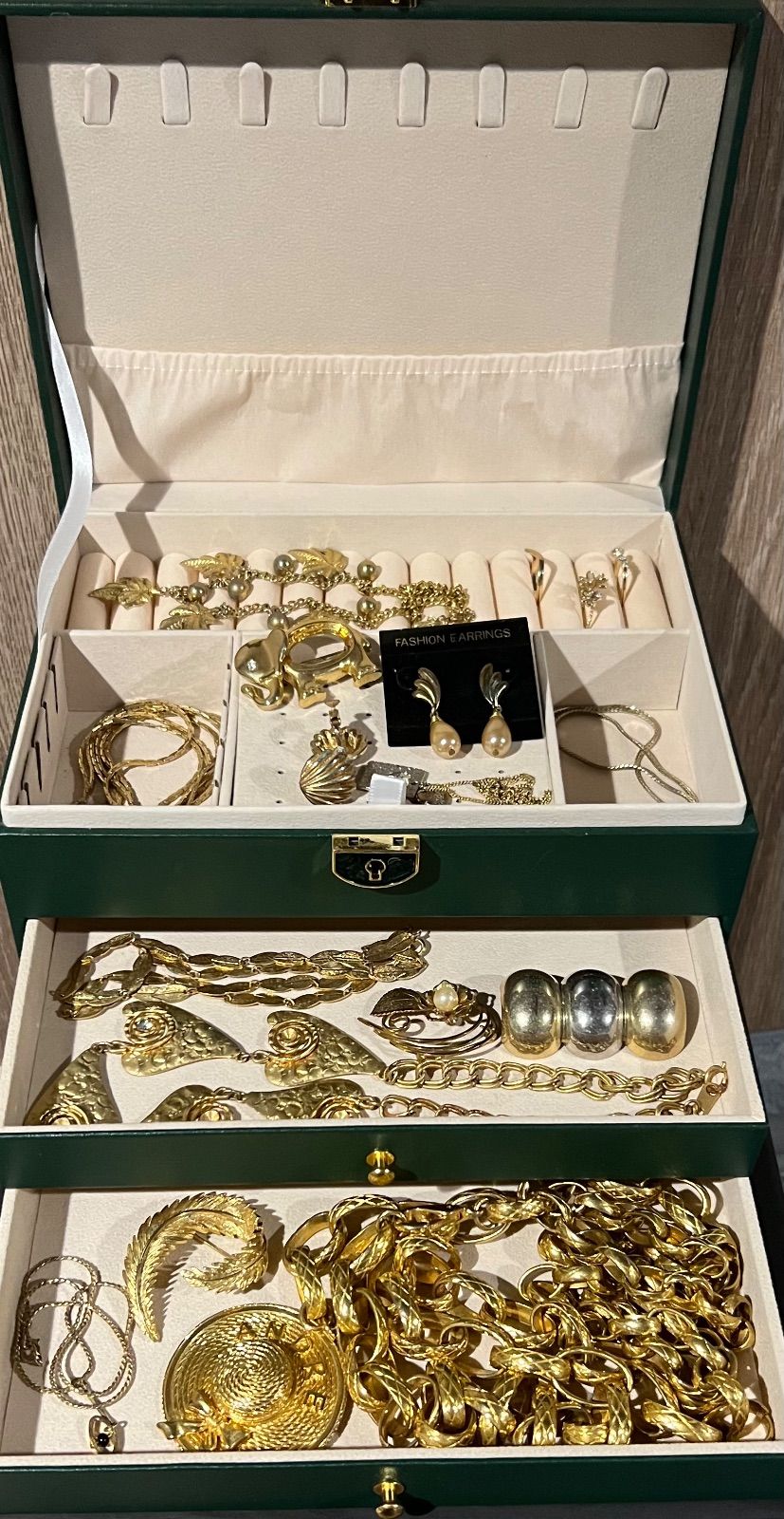 遺品でない生前整理 アクセサリーまとめ売り ネックレス ブレスレット 時計リング 遺品整理 生前整理 アクセサリーまとめ売り ネックレス