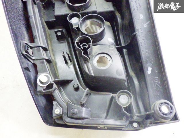 右スレ跡ミライース LA350S LA360S 純正 左右 ヘッドライト