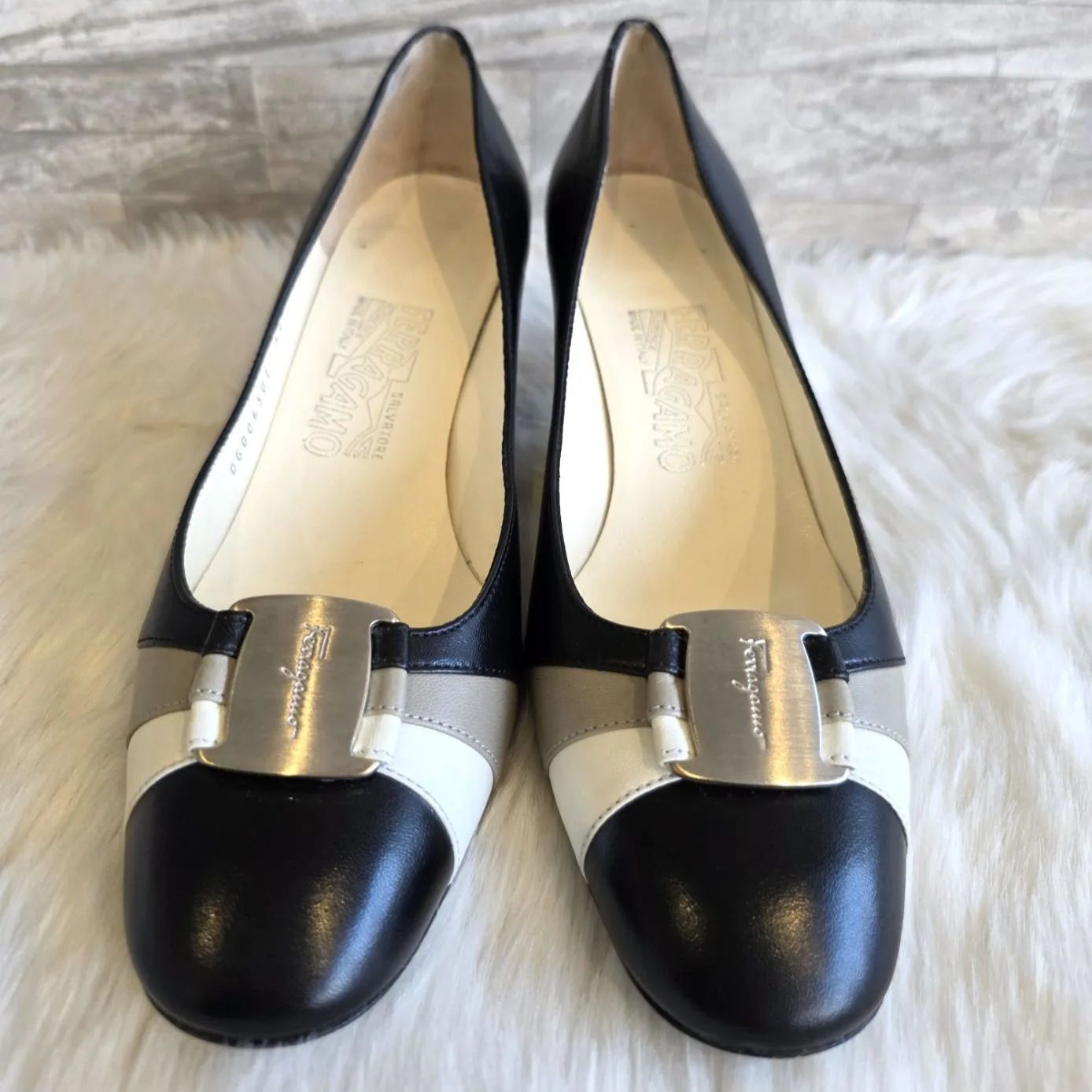 フェラガモ　かかとヴァラ付きゴールド オープントゥ パンプス 楽天市場】ferragamo vara（靴）の通販