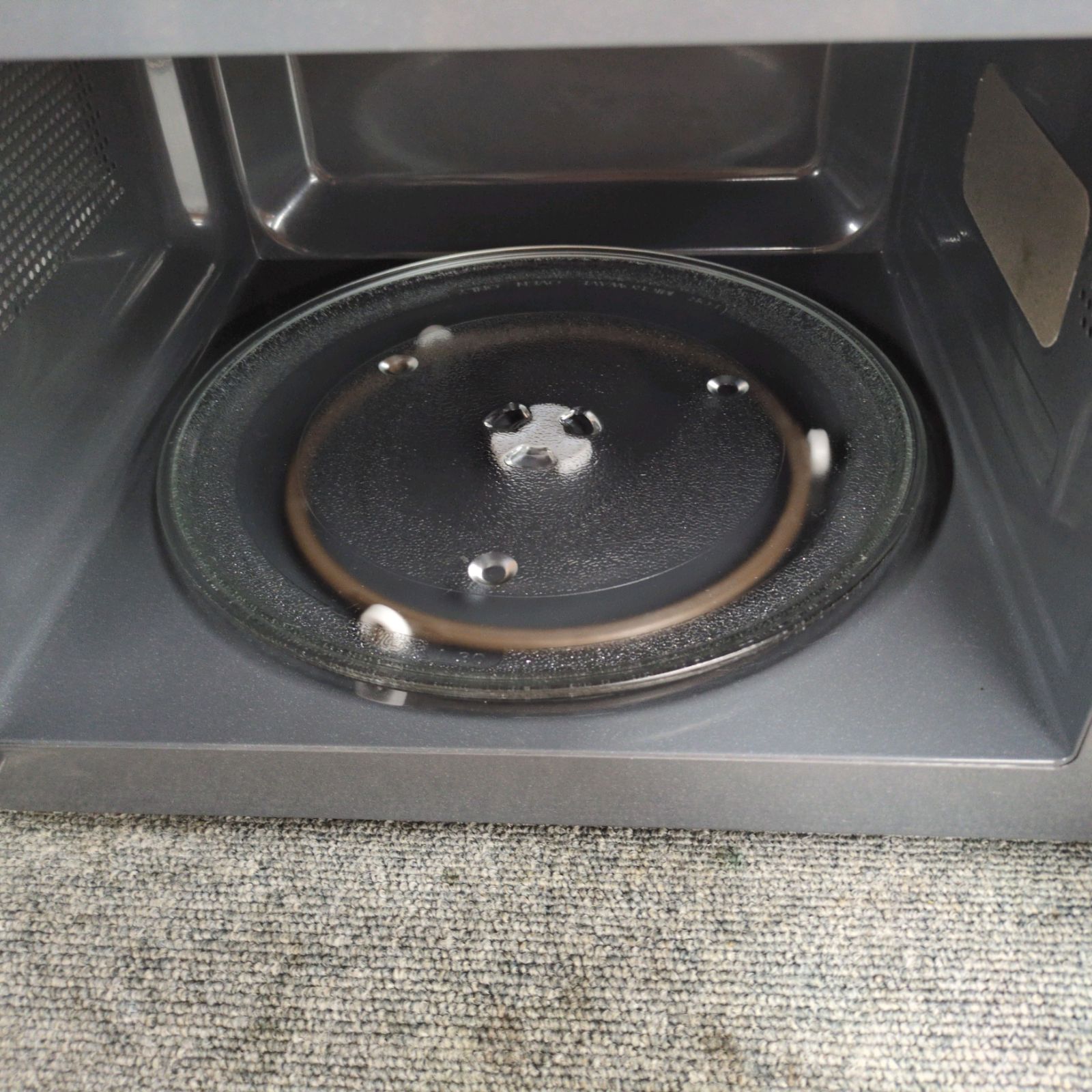 J064 天板に小凹みキズ