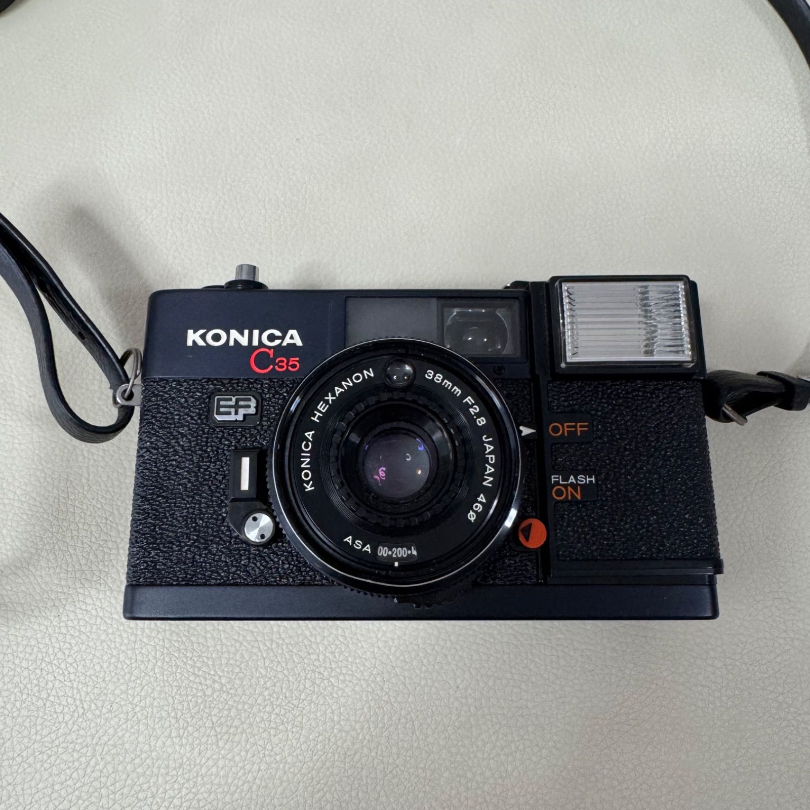 KONICA C35 コンパクトフィルムカメラ　動作確認済み Konica コニカ C35 フィルムカメラ 動作確認済