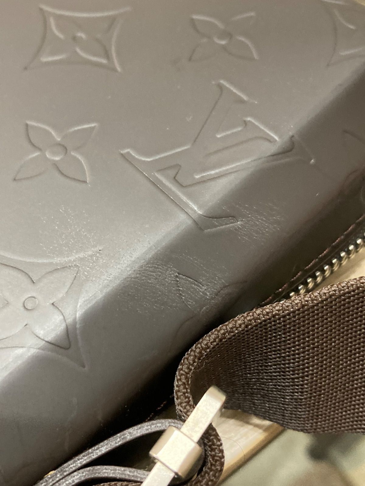 LOUIS VUITTON