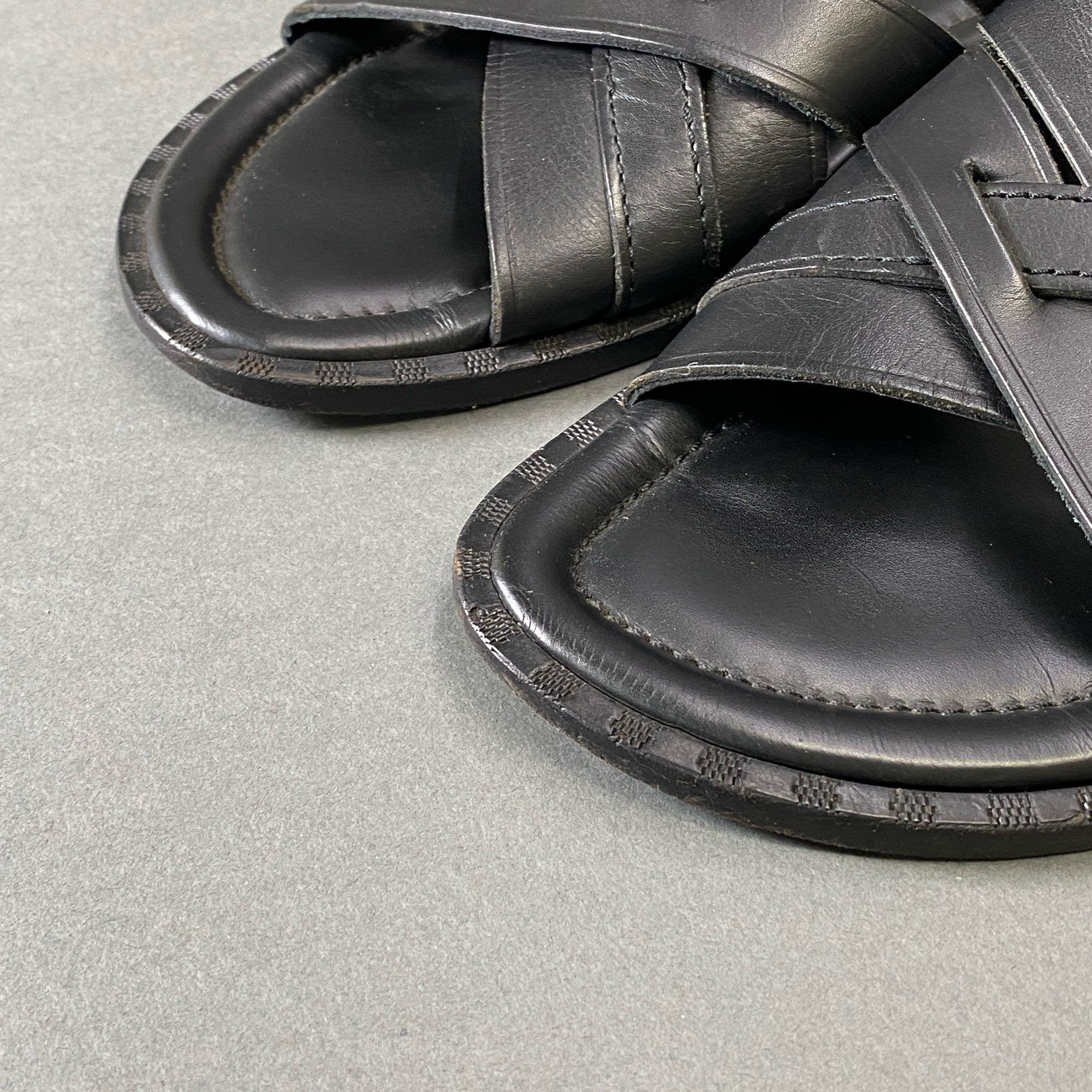 4g8《美品》 LOUIS VUITTON ルイヴィトン フラット クロスレザー