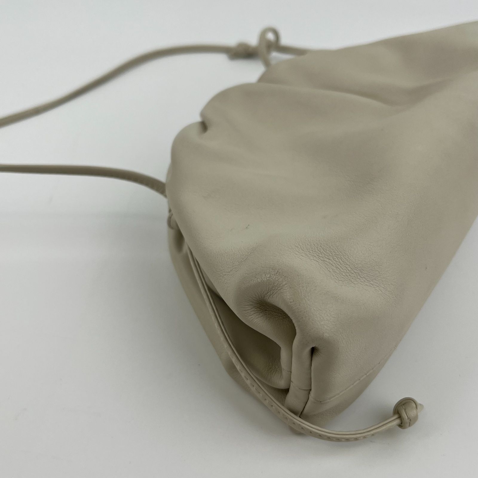 Bottega Veneta ボッテガヴェネタ ショルダーバッグ ベージュ レザー  