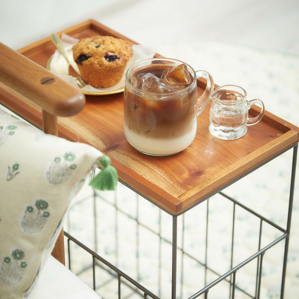 収納とテーブル