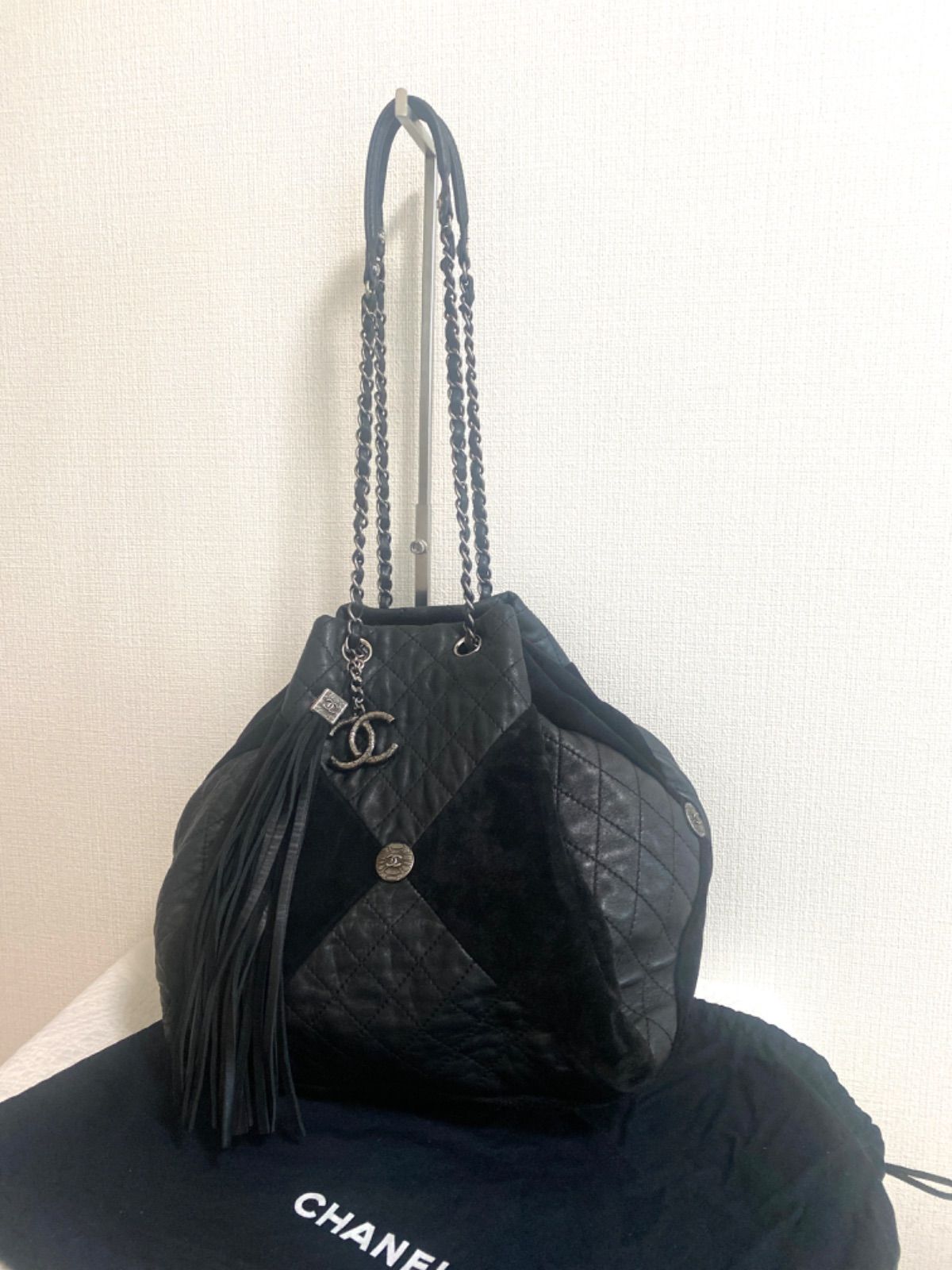 ⭐︎ブラックフライデー⭐︎【クーポン配布中❤︎】【状態良好】【希少品】CHANEL マトラッセ パリダラス ショルダーバッグ 巾着 フリンジ アンティーク調 ブラック ラムスキン×スエード チェーンショルダー シルバー 大容量