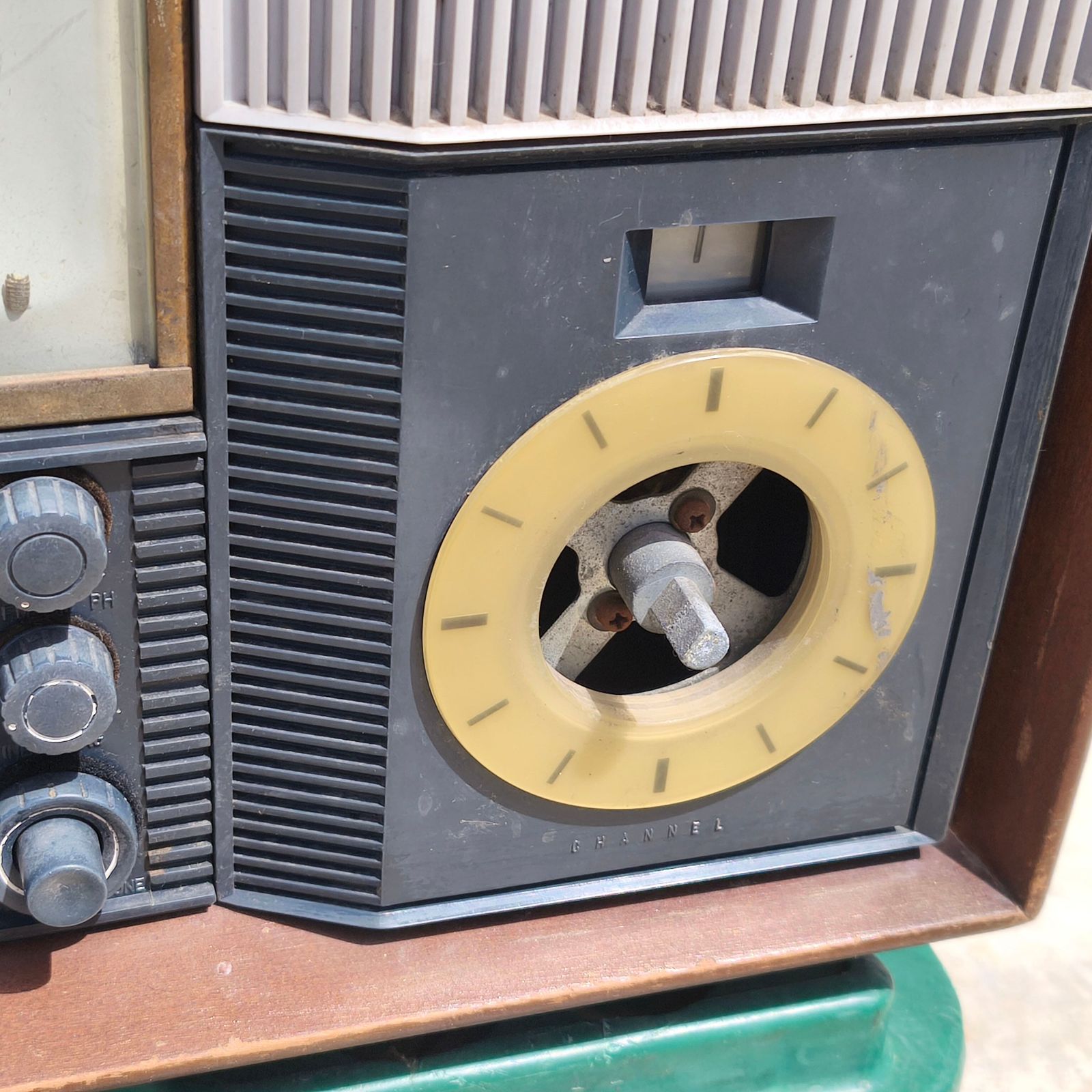 日本コロムビア、真空管ラジオ、型式不明ビンテージ、1950年代？、希少、作動品 日本コロムビア、真空管ラジオ、型式不明ビンテージ、1950年代