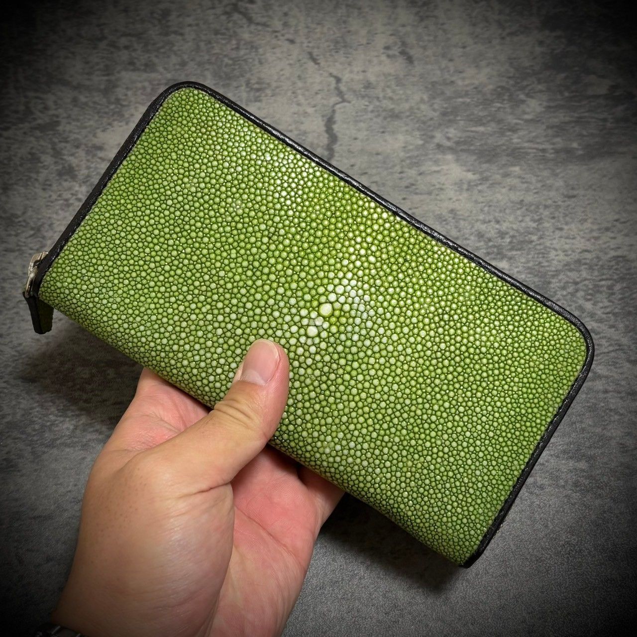 スティングレイ 長財布 ガルーシャ エイ革 ラウンドファスナー カード