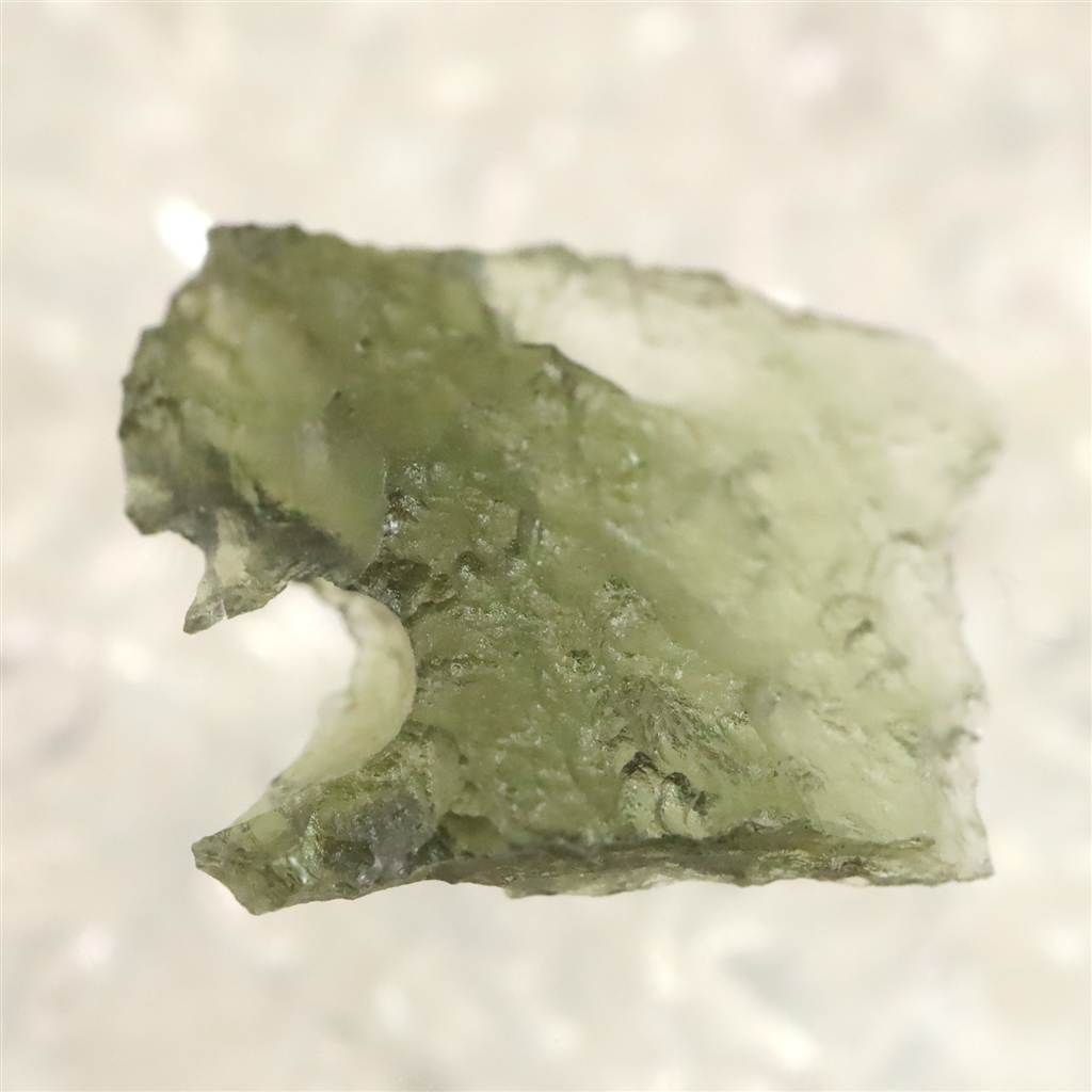 モルダバイト 原石 AA　0.95ｇ 【榎本通商75977】