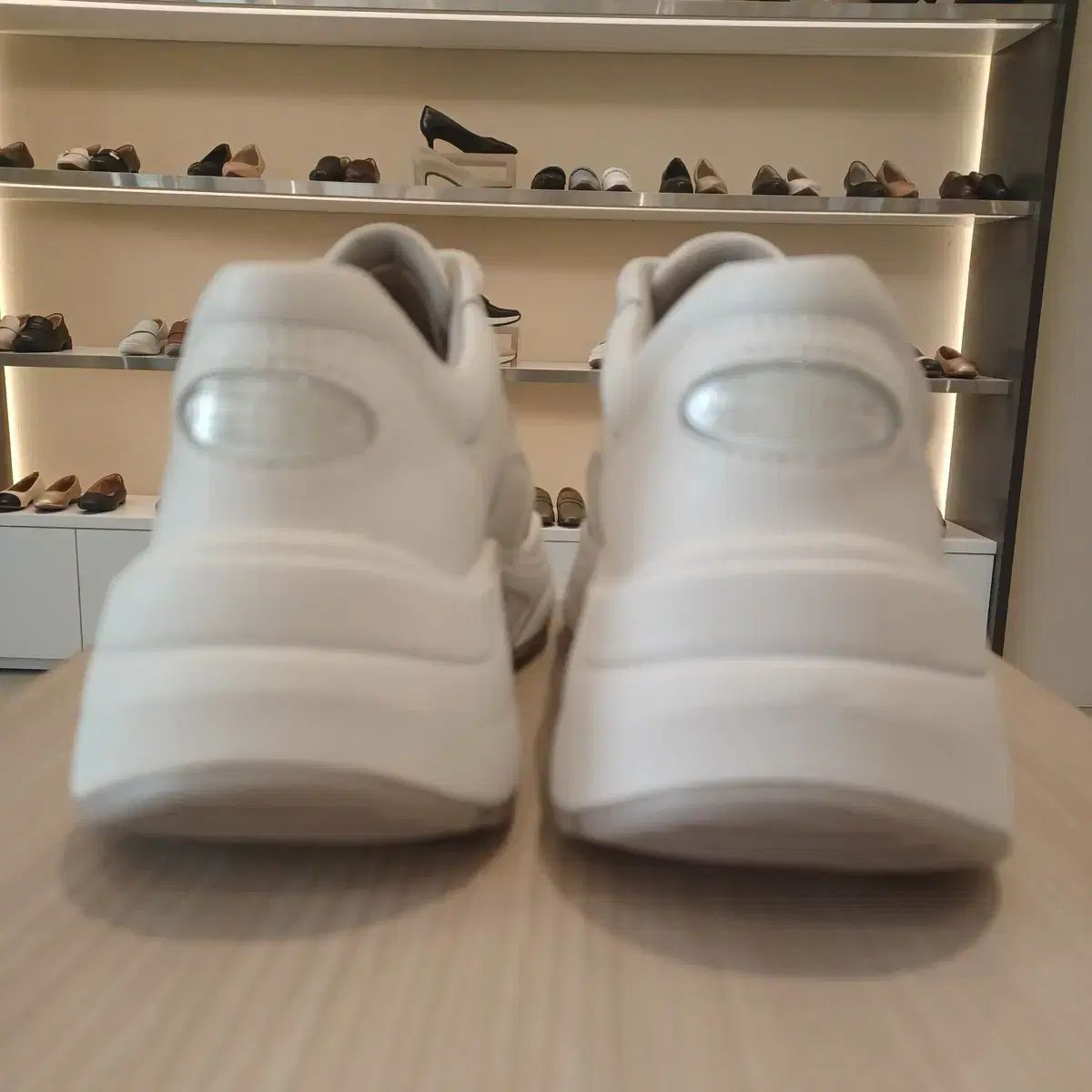 高品質新入ホームオーダー商品_ 30 1万ウォン ROCKPORT(ロックポート) 中止 スニーカー 245 レディース 靴 スニーカーズ 産後 靴