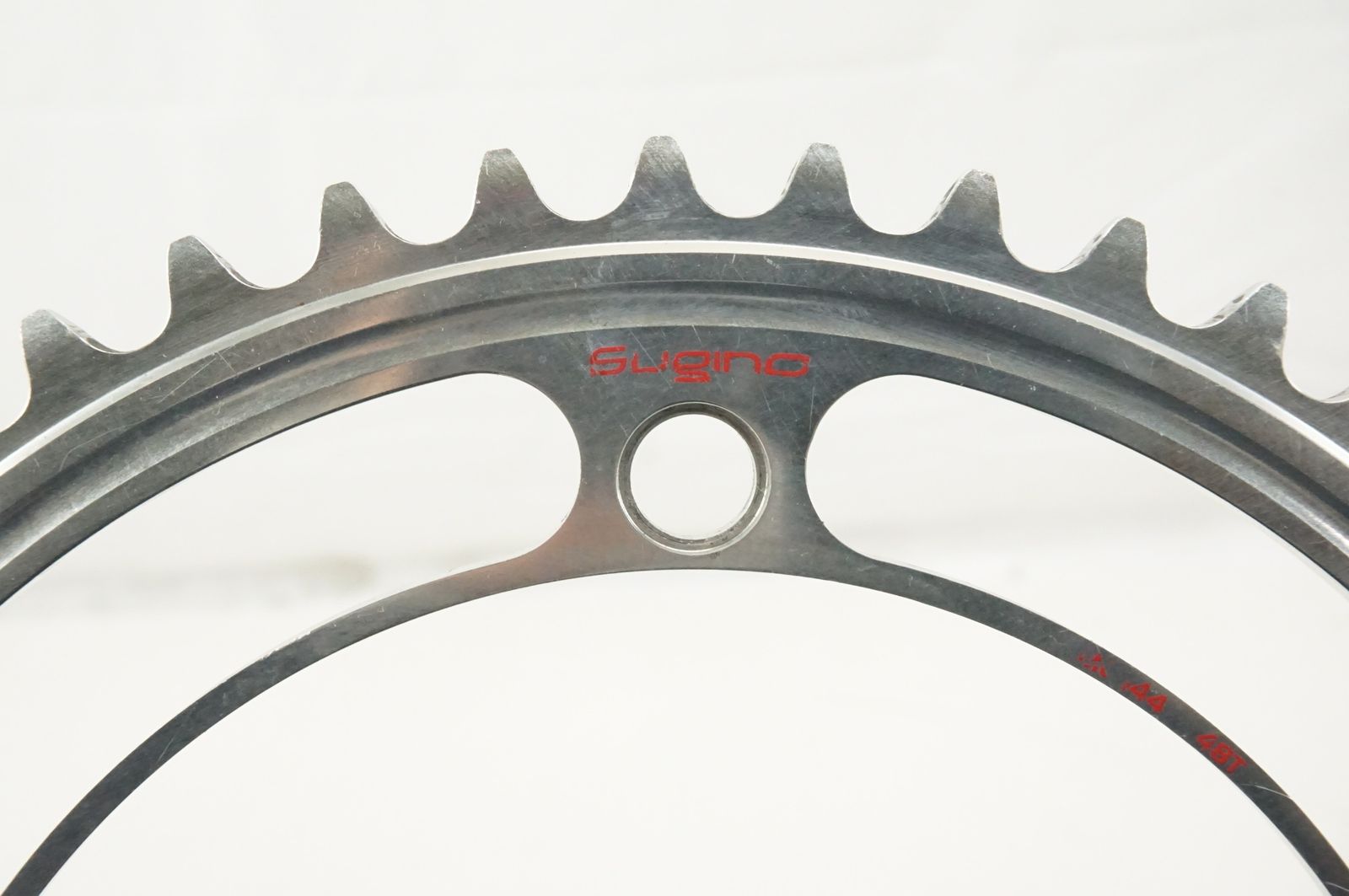 スギノ　　チェーンリング　MC144 52T Amazon | SUGINO(スギノ) チェーンリング MC144 AA W/HEADER 52T