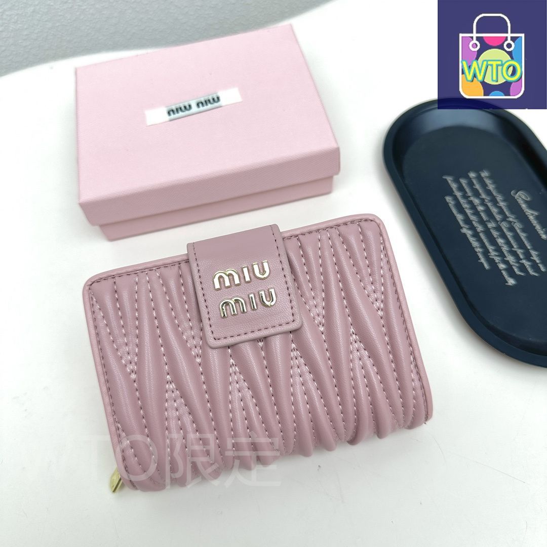 今日特価】Miumiu 8357 ミニウォレット, ブラック＆ピンク, 高級