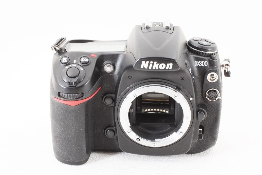 ジャンク Nikon ニコン D300 ボディ 1230万画素 デジタル 一眼