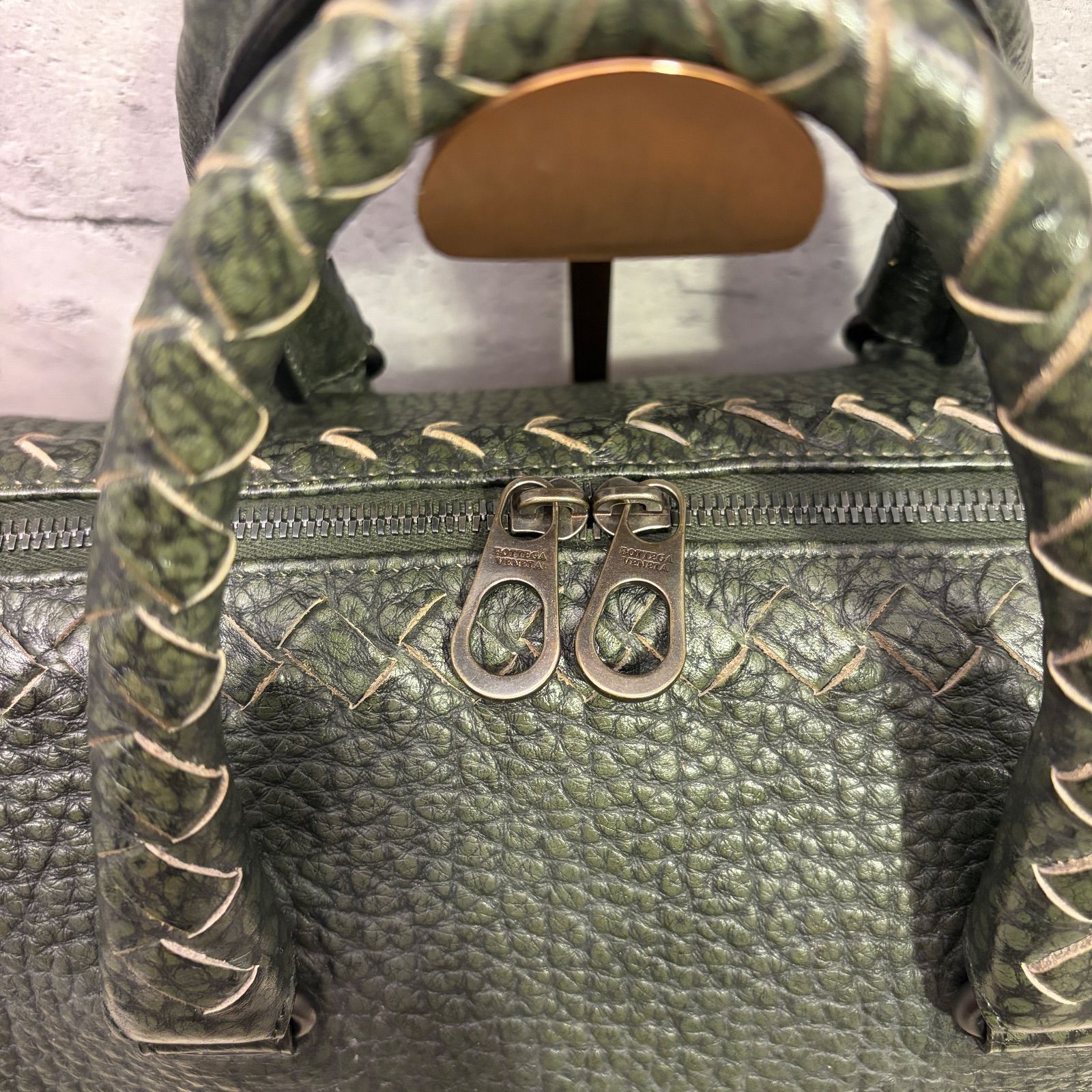 ✨BOTTEGA VENETA ダークグリーン レザーバッグ✨ 198 - メルカリ