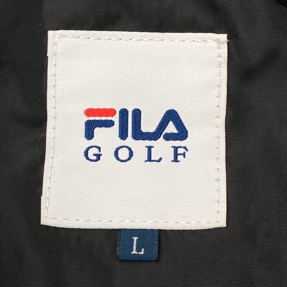 サイズ：L FILA GOLF フィラゴルフ  中綿 ジップジャケット 総柄 ブラック系 [240101428919] ゴルフウェア メンズ ストスト サイズ：L FILA GOLF フィラゴルフ 中綿 ジップジャケット 総柄