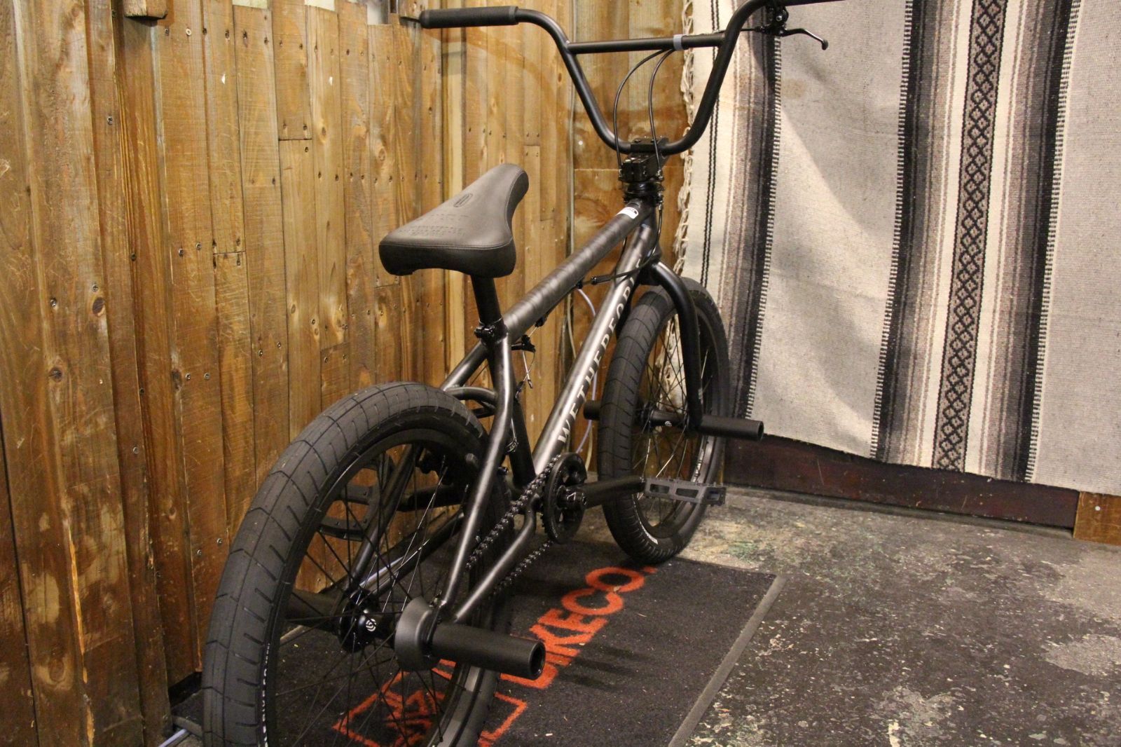 自転車 BMX 20インチ ストリート JYRO+4PEG WETHEPEOPLE JUSTICE GREY 